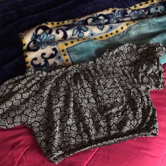 This is a black and white crop top - Picture 1 of 2